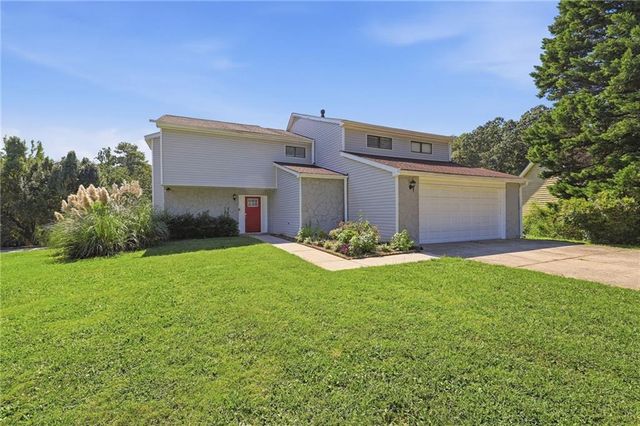5006 Stoney Point Circle, Stone Mountain, GA 30088