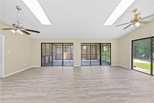 5006 Stoney Point Circle, Stone Mountain, GA 30088