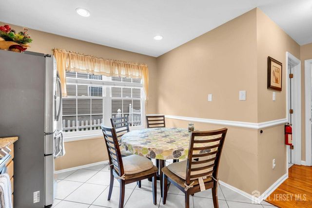 48 Plantation Road, Whitehouse Station, NJ 08889