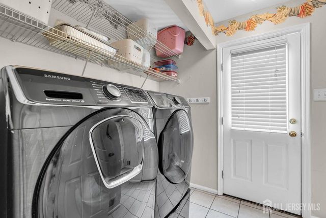 48 Plantation Road, Whitehouse Station, NJ 08889