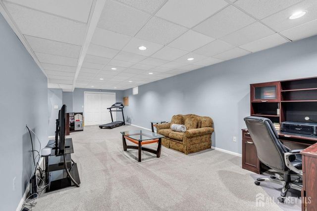 48 Plantation Road, Whitehouse Station, NJ 08889