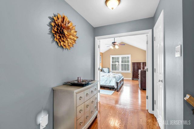 48 Plantation Road, Whitehouse Station, NJ 08889