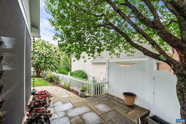 411 HERITAGE CT, Charlottesville, VA 22903
