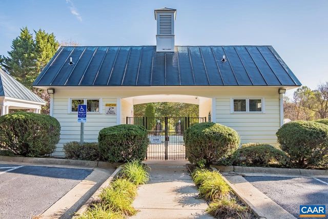 411 HERITAGE CT, Charlottesville, VA 22903