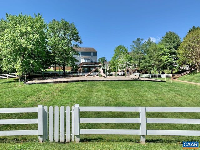 411 HERITAGE CT, Charlottesville, VA 22903