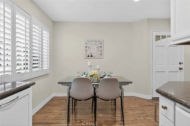 305 E Valencia J, Burbank, CA 91502