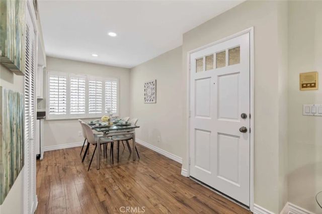 305 E Valencia J, Burbank, CA 91502