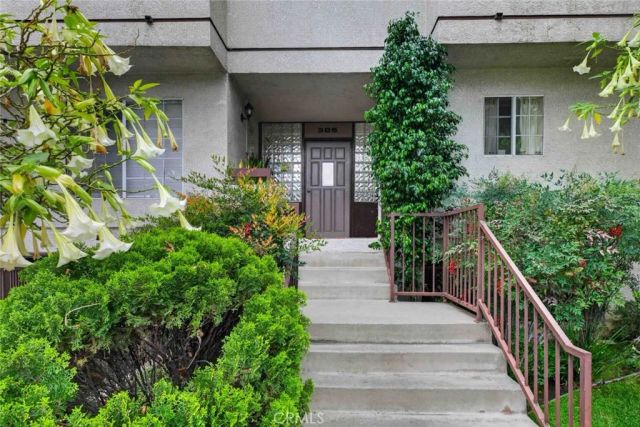 305 E Valencia J, Burbank, CA 91502