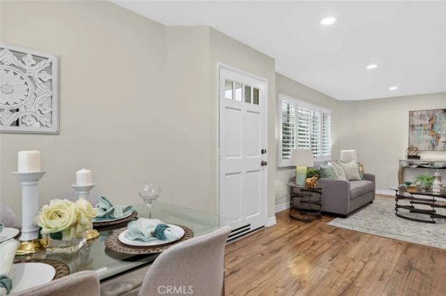 305 E Valencia J, Burbank, CA 91502