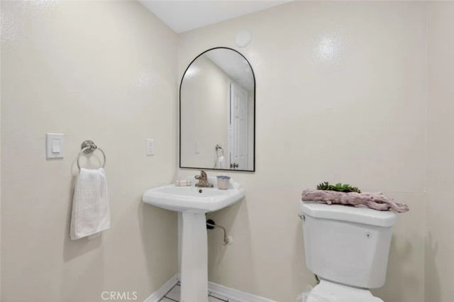305 E Valencia J, Burbank, CA 91502