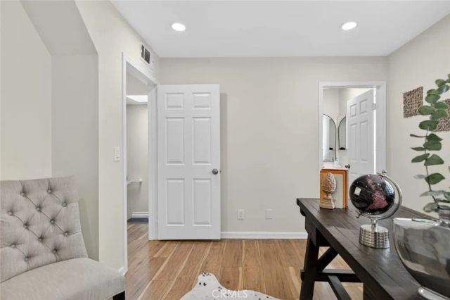 305 E Valencia J, Burbank, CA 91502