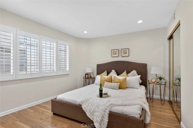 305 E Valencia J, Burbank, CA 91502