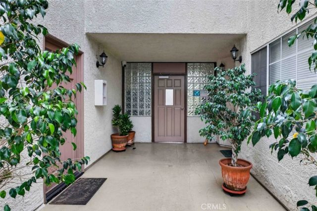 305 E Valencia J, Burbank, CA 91502