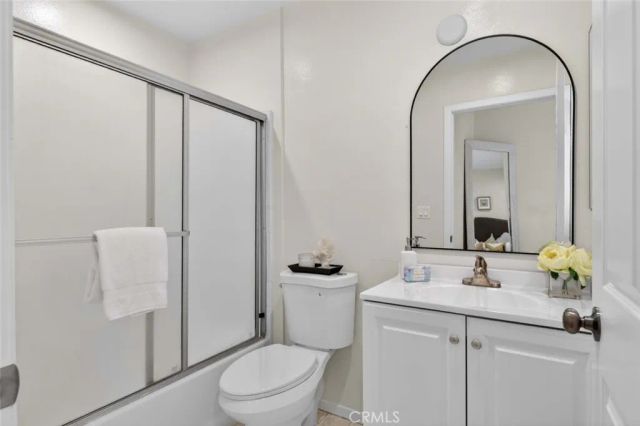 305 E Valencia J, Burbank, CA 91502