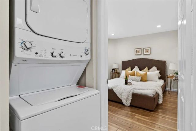 305 E Valencia J, Burbank, CA 91502