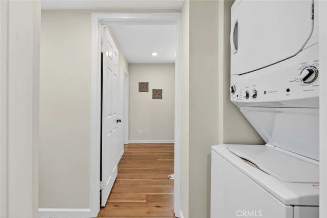 305 E Valencia J, Burbank, CA 91502