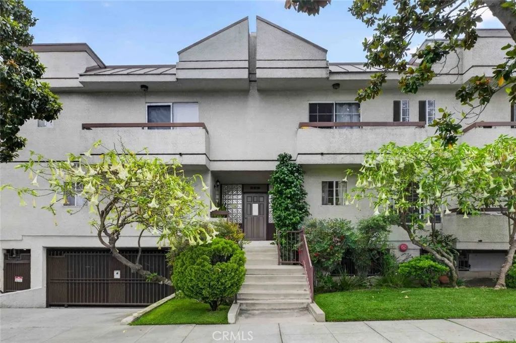 305 E Valencia J, Burbank, CA 91502