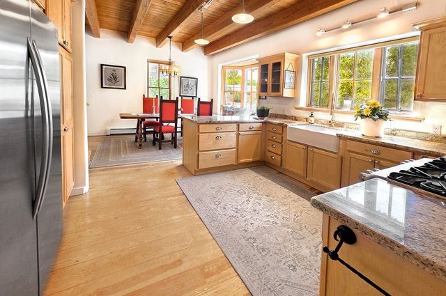7 Camino De Pastores A and B, Santa Fe, NM 87506