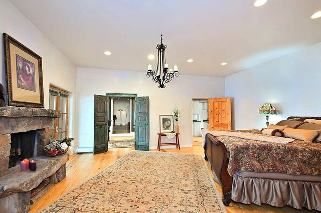 7 Camino De Pastores A and B, Santa Fe, NM 87506