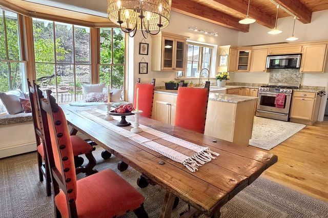 7 Camino De Pastores A and B, Santa Fe, NM 87506