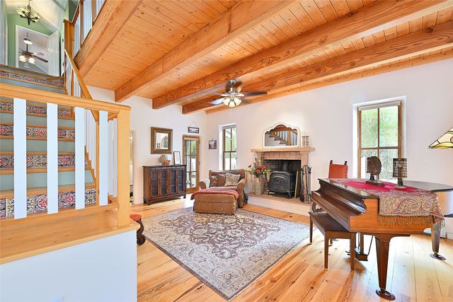 7 Camino De Pastores A and B, Santa Fe, NM 87506