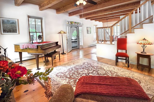 7 Camino De Pastores A and B, Santa Fe, NM 87506
