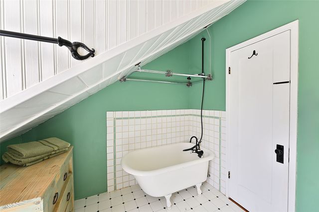 7 Camino De Pastores A and B, Santa Fe, NM 87506