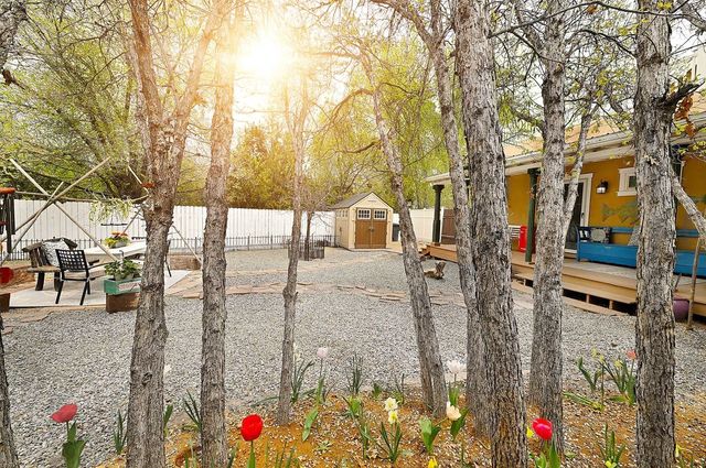 7 Camino De Pastores A and B, Santa Fe, NM 87506