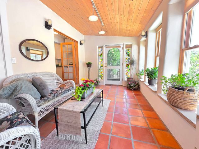 7 Camino De Pastores A and B, Santa Fe, NM 87506