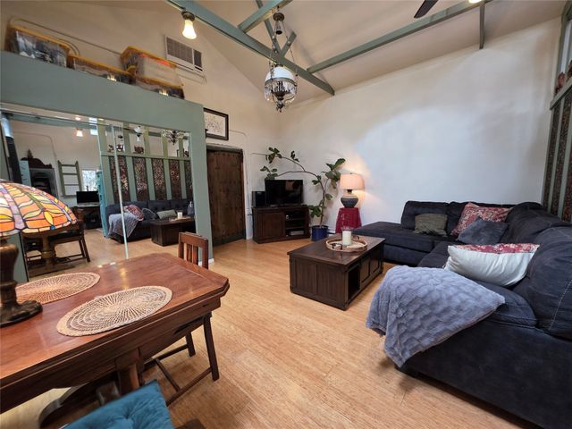 7 Camino De Pastores A and B, Santa Fe, NM 87506