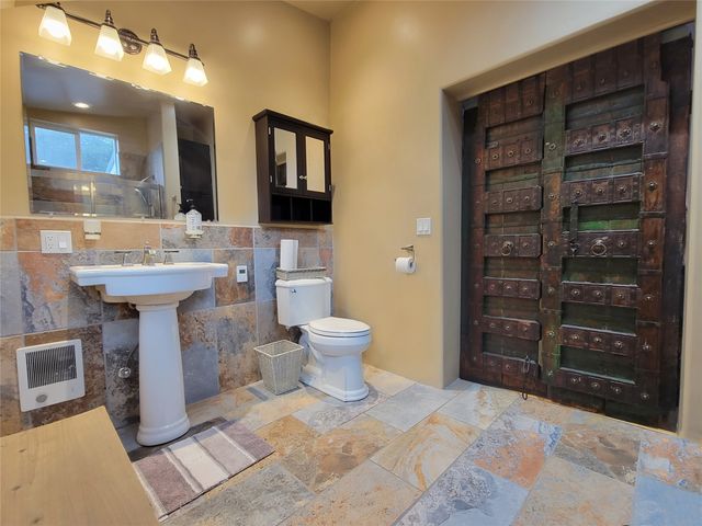 7 Camino De Pastores A and B, Santa Fe, NM 87506
