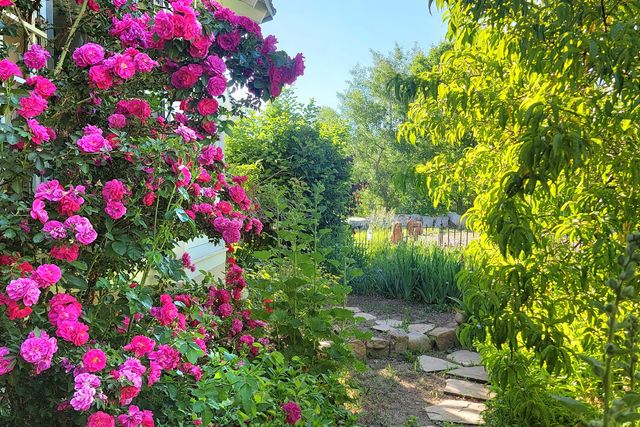 7 Camino De Pastores A and B, Santa Fe, NM 87506