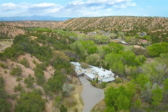 7 Camino De Pastores A and B, Santa Fe, NM 87506