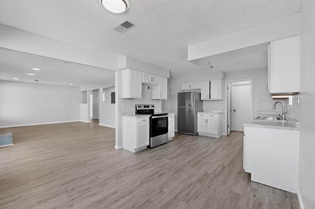 7604 Callow Street NE, Albuquerque, NM 87109