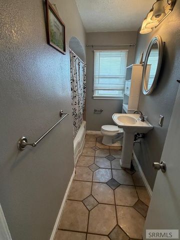 10819 37 E, Idaho Falls, ID 83401