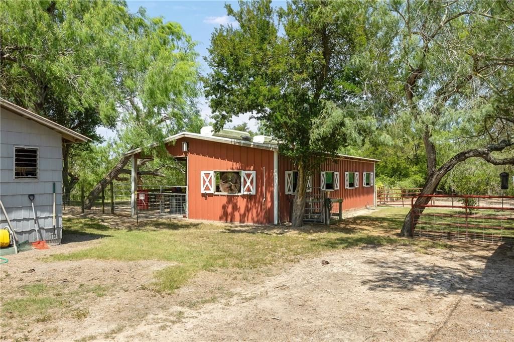 Image 11 of property listing at 17472 Arroyo Bank Drive, Harlingen, TX 78552