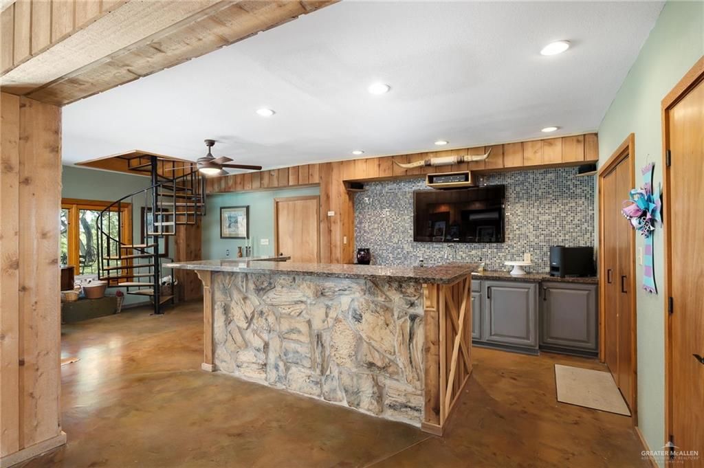 Image 18 of property listing at 17472 Arroyo Bank Drive, Harlingen, TX 78552