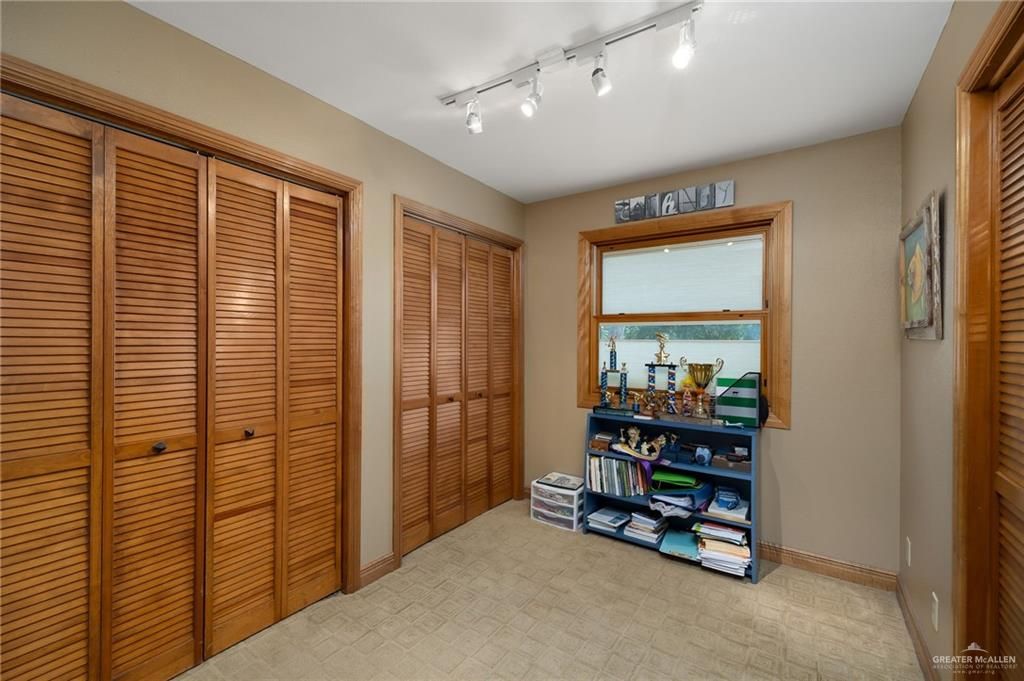 Image 22 of property listing at 17472 Arroyo Bank Drive, Harlingen, TX 78552