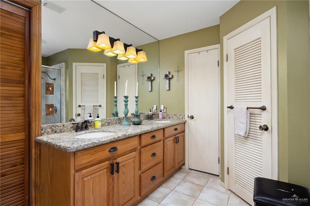 Image 24 of property listing at 17472 Arroyo Bank Drive, Harlingen, TX 78552