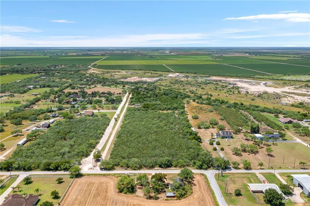 Image 3 of property listing at 17472 Arroyo Bank Drive, Harlingen, TX 78552