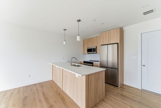 1035 Commonwealth Ave 207, Boston, MA 02215