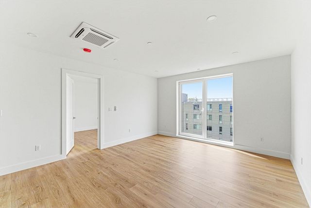 1035 Commonwealth Ave 207, Boston, MA 02215