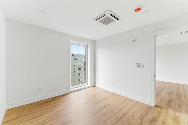 1035 Commonwealth Ave 207, Boston, MA 02215