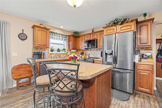 13014 Duquette Avenue NE, Hartville, OH 44632