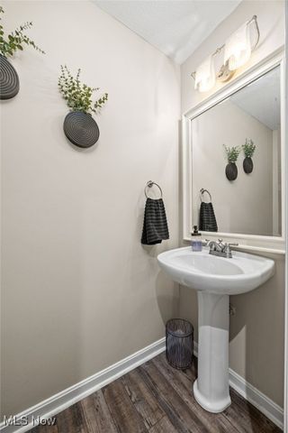 13014 Duquette Avenue NE, Hartville, OH 44632