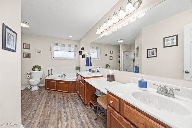 13014 Duquette Avenue NE, Hartville, OH 44632