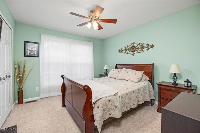 13014 Duquette Avenue NE, Hartville, OH 44632