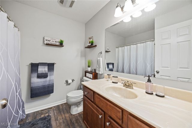 13014 Duquette Avenue NE, Hartville, OH 44632