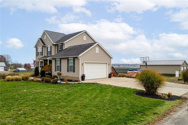 13014 Duquette Avenue NE, Hartville, OH 44632