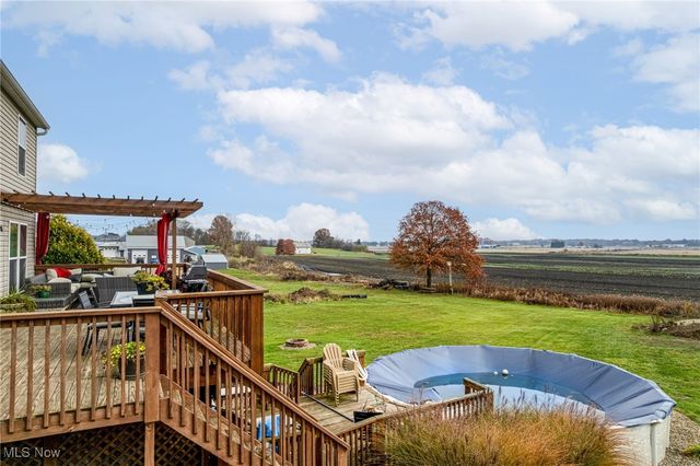 13014 Duquette Avenue NE, Hartville, OH 44632